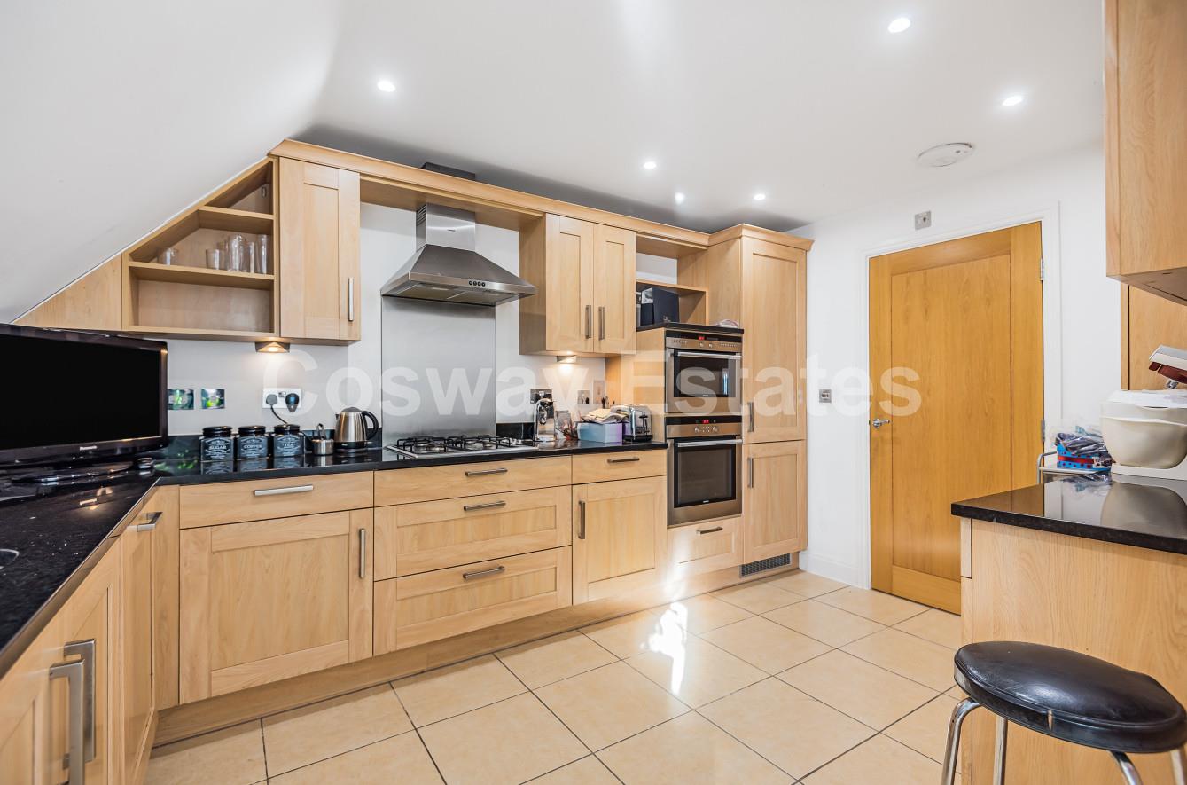 Heathside Court, High Road, Bushey Heath